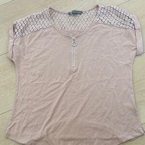 Daisy Fuentes Pale Pink Lace Shoulder Zip Detail Top